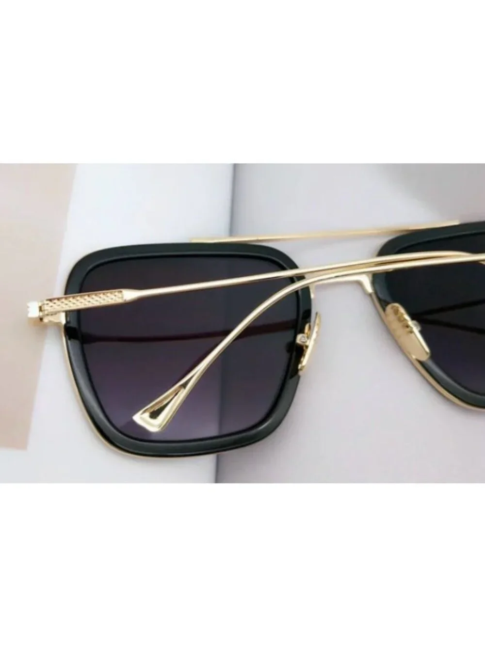 Square Aviator Unisex Sunglasses With Gold Frame And Gradient Black/Grey Lenses